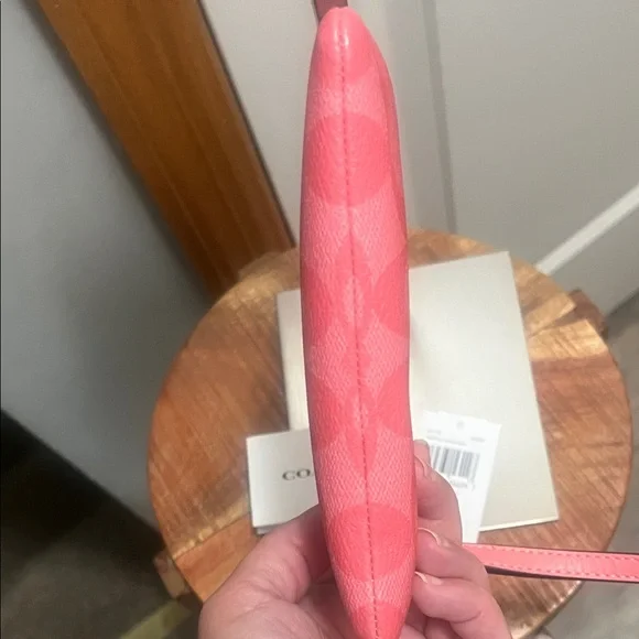 Coach Signature Pink Wristlet - Picture 6 of 7